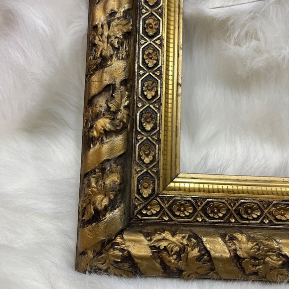 Vintage Colonial Style Ornate Gold Guild Frame - Picture 4 of 6